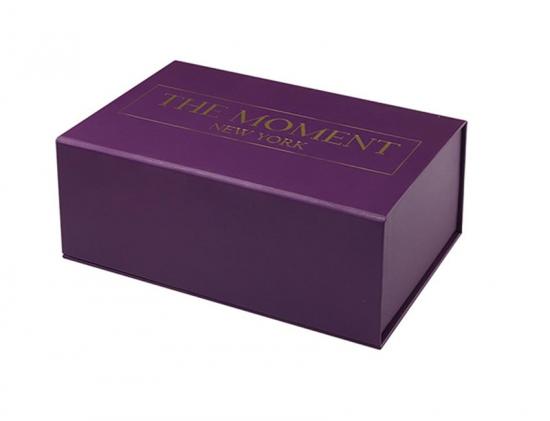 caja cosmética con inserto de papel