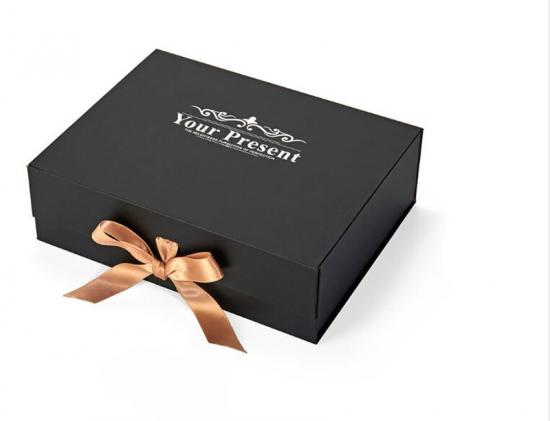 caja de regalo rígida negra