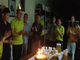 fiesta mensual de cumpleaños para empleados